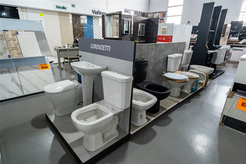Showroom de decoração e móveis — Construserra