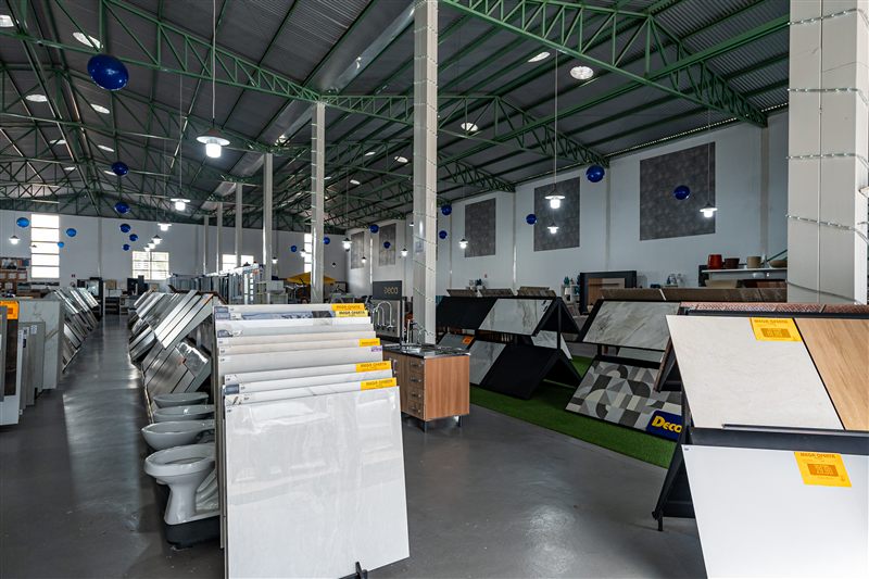 Showroom de pisos e louças — Construserra